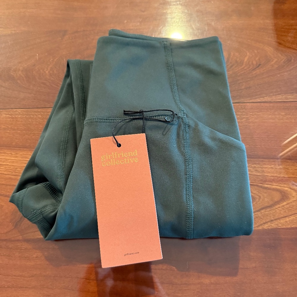 NWT XS Girlfriend Collective leggings with pockets.  Full length.